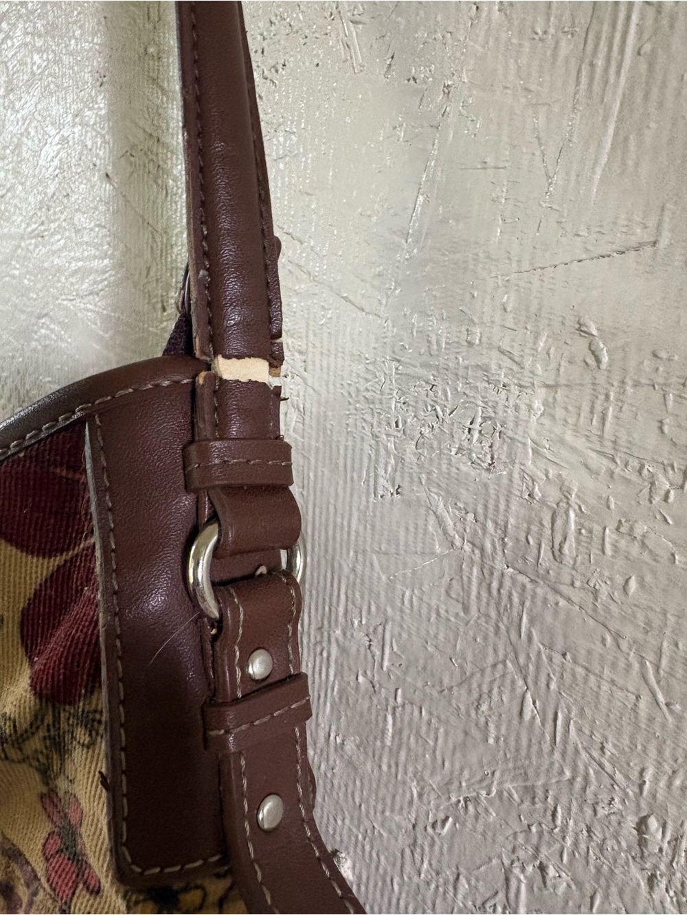 Vintage Y2K Brown Patchwork Shoulder Bag with Buckle Detail - Picture 4 of 8